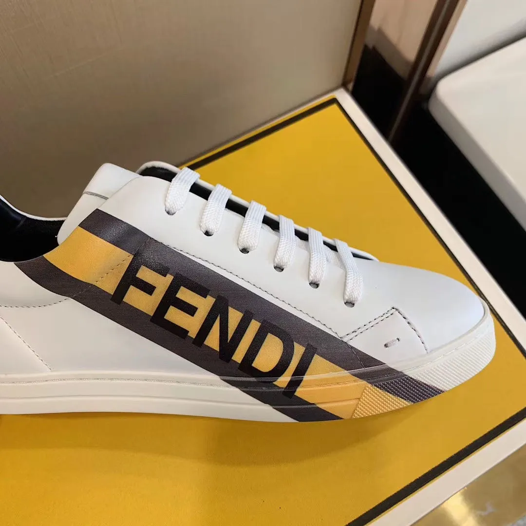 ¥420 Sun]FENDI Classic comfort for men, this sophisticated sneaker is handcrafted from soft calfskin. Mesh inner surface, ultra-light rubber material and rough outsole. This unique thin style is suitable for the casual and exquisite sensibility of this season. It is comfortable and natural on the feet. It is an everyday style for casual travel in autumn and winter! 38/45